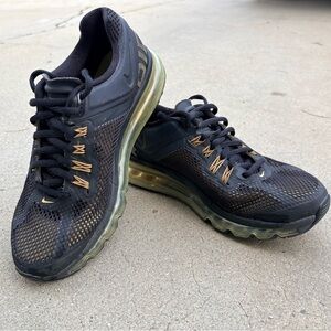 Boys Nike Air Max size 6